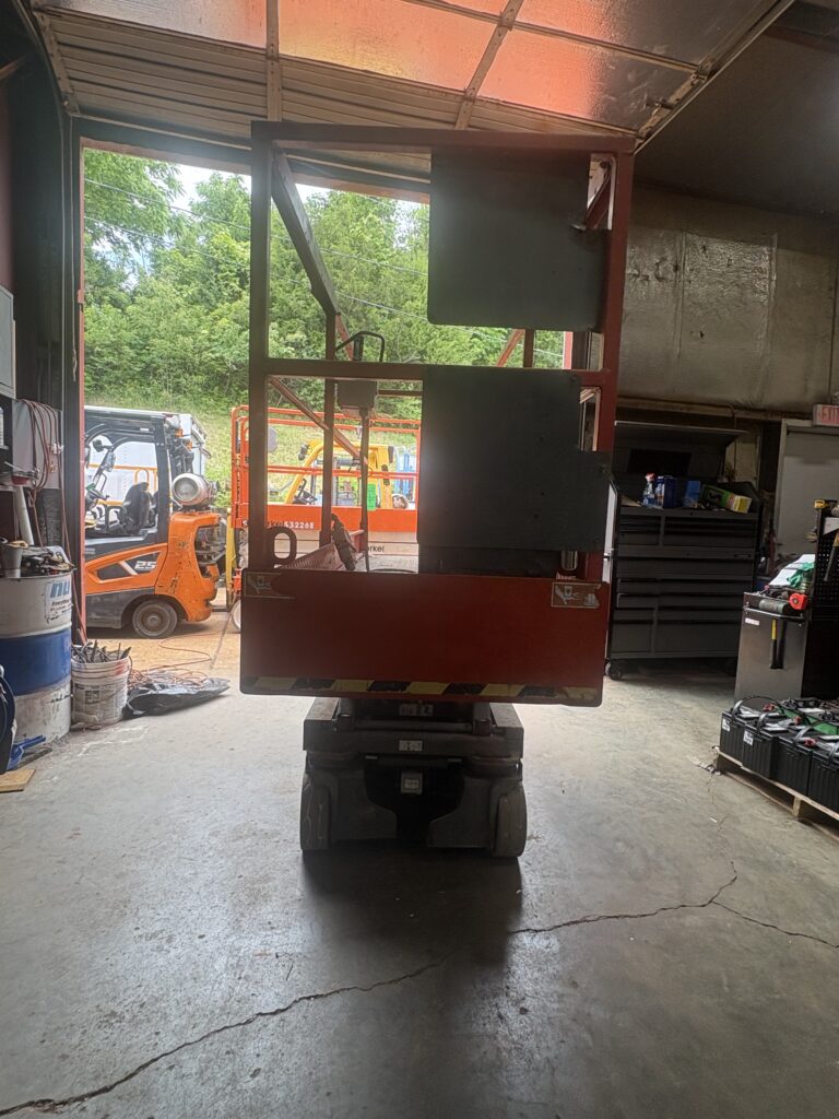 2015 SkyJack SJIII3219 Scissor Lift