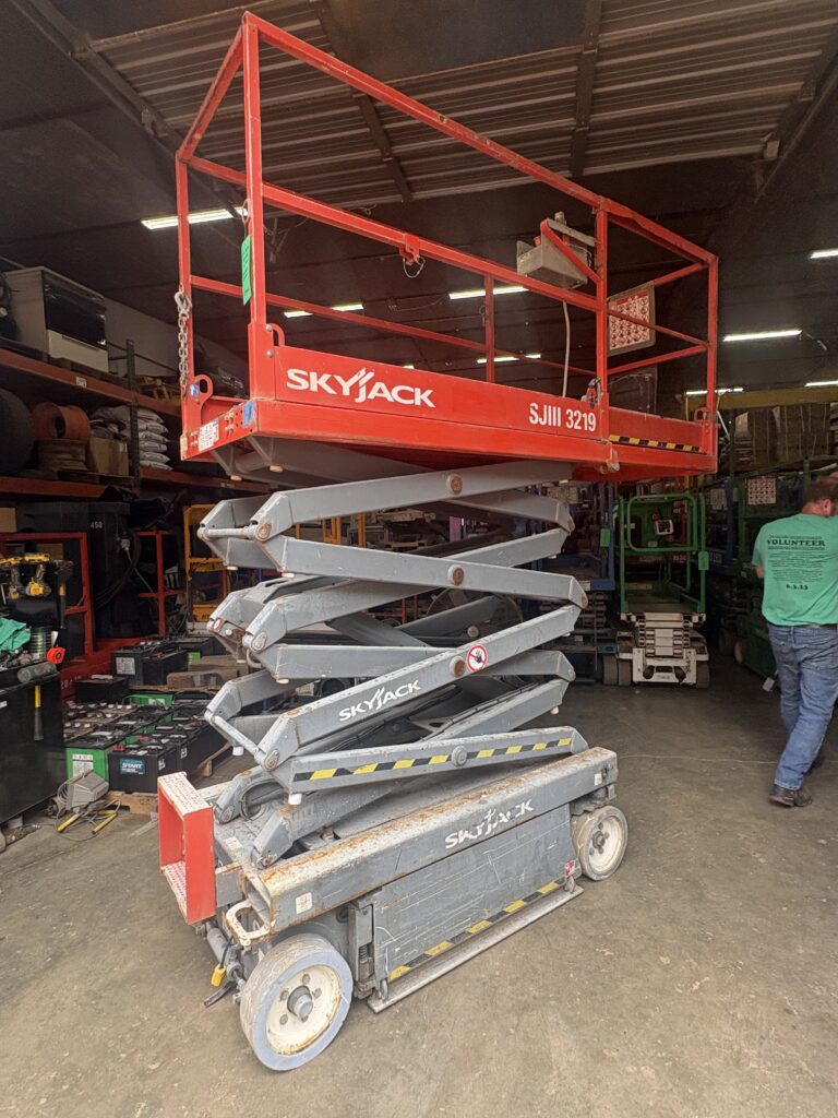2015 SkyJack SJIII3219 Scissor Lift