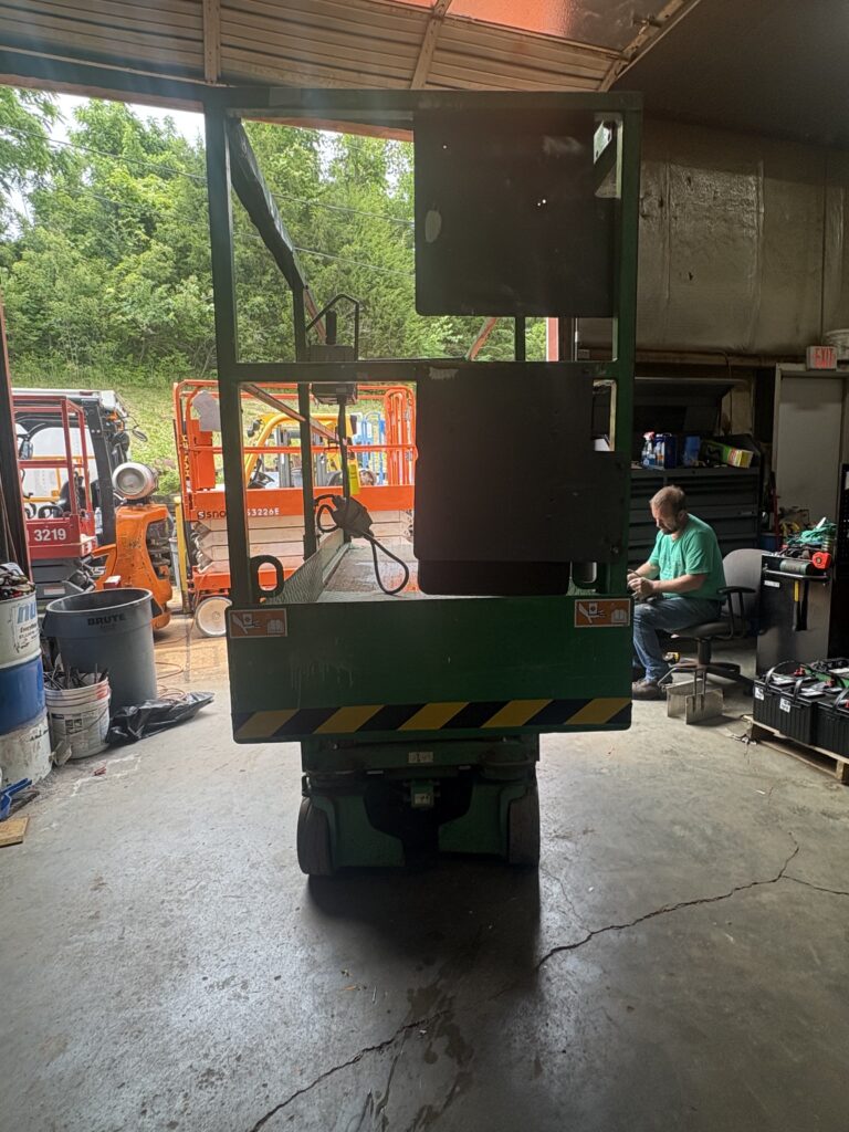 2015 SkyJack SJIII3219 Scissor Lift