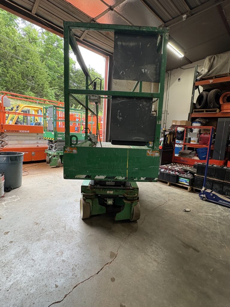 2016 SkyJack SJIII3219 Scissor Lift