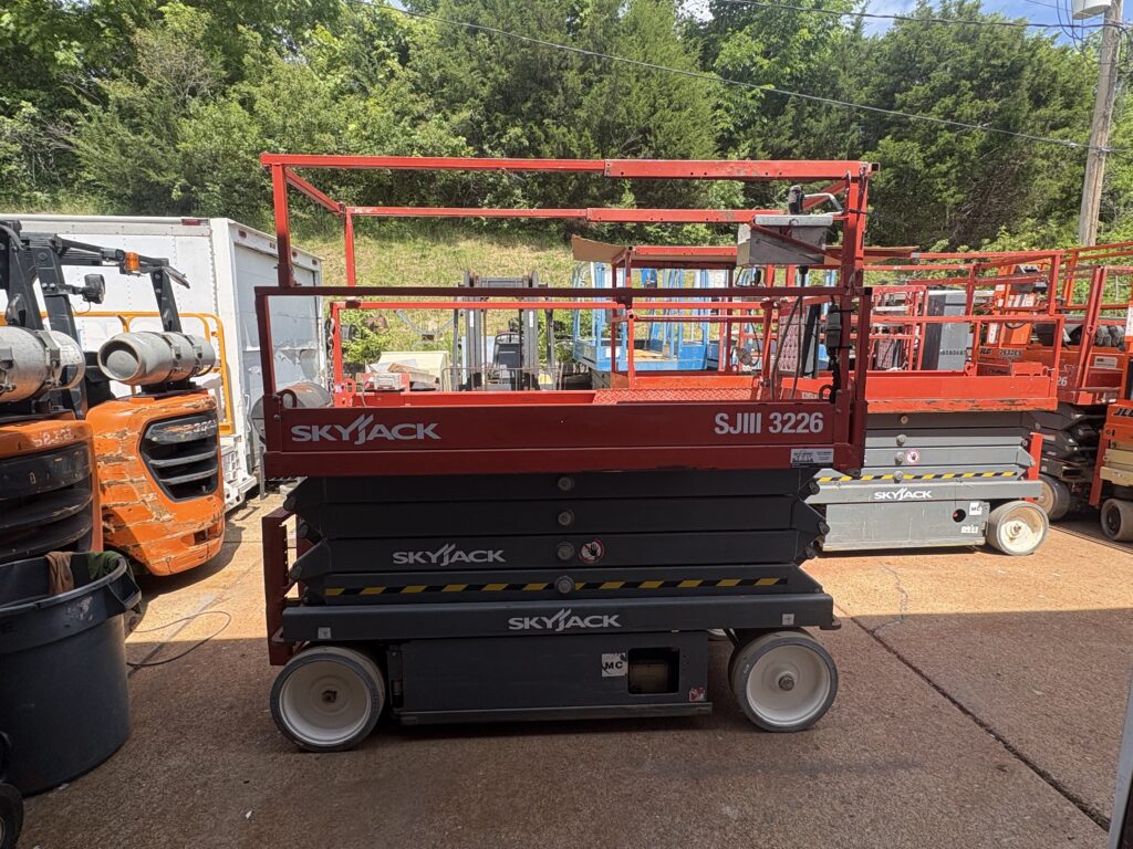 2018 SkyJack SJIII3226 Scissor Lift