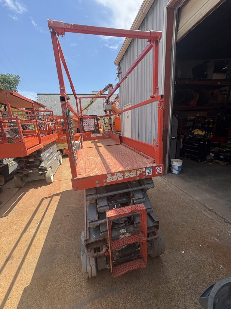 2018 SkyJack SJIII3226 Scissor Lift