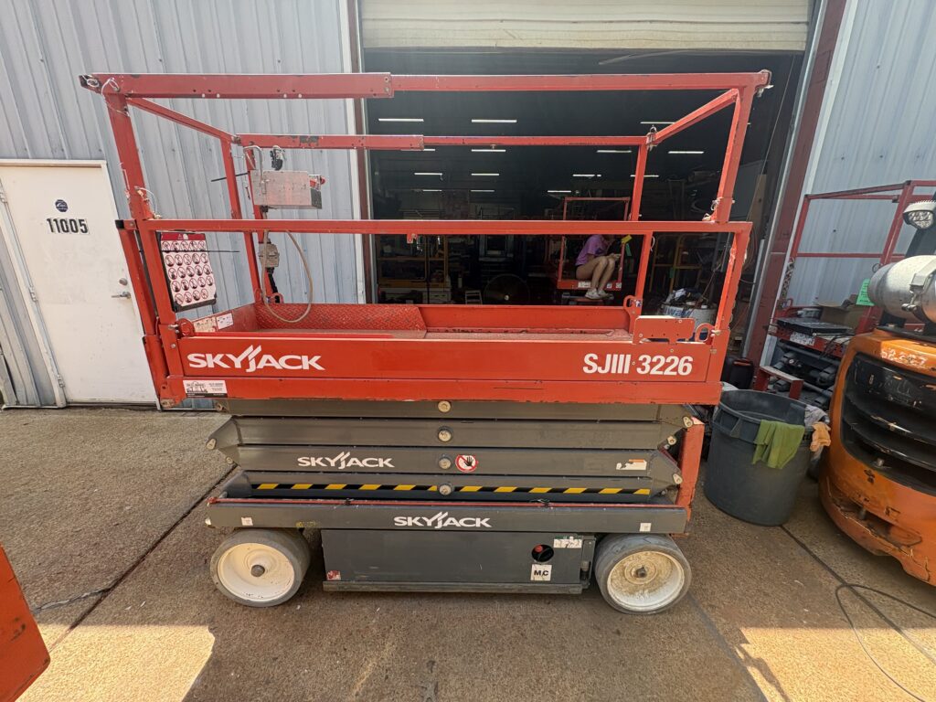 2018 SkyJack SJIII3226 Scissor Lift