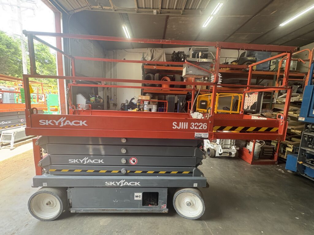 2018 SkyJack SJIII3226 Scissor Lift