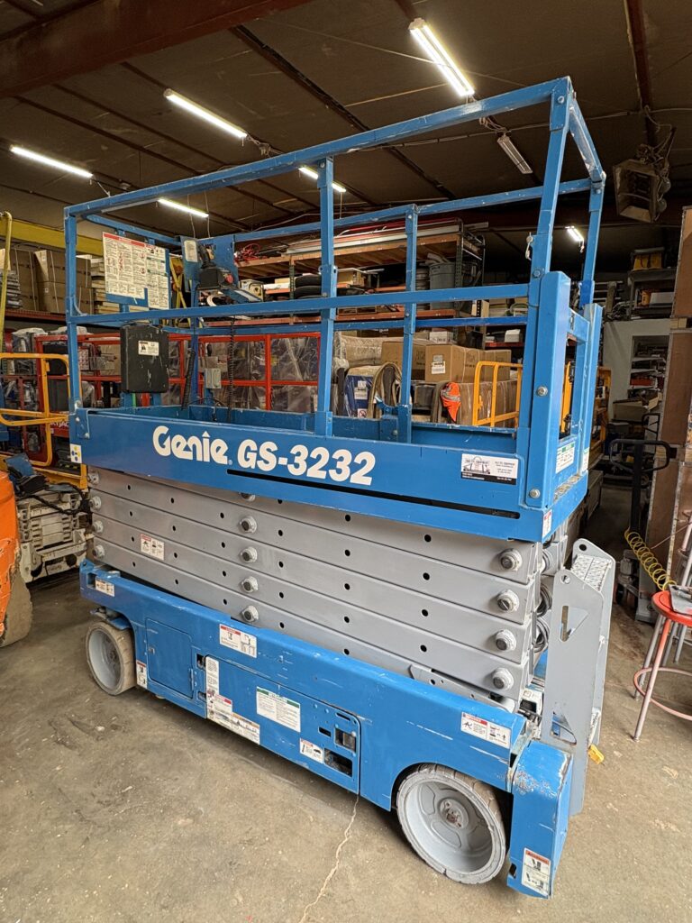 2011 Genie GS-3232 Scissor lift