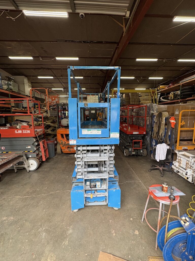 2011 Genie GS-3232 Scissor lift