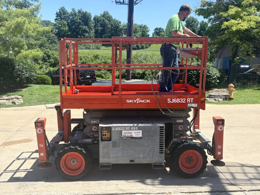 2015 SkyJack SJ6832RT Scissor Lift
