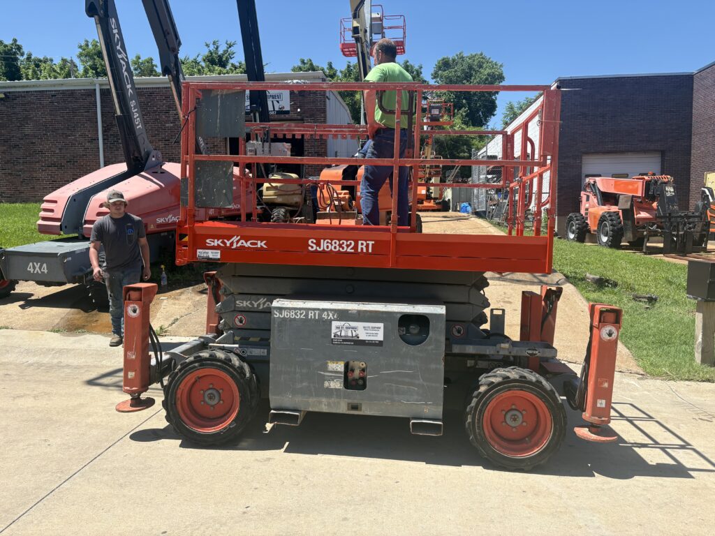 2015 SkyJack SJ6832RT Scissor Lift