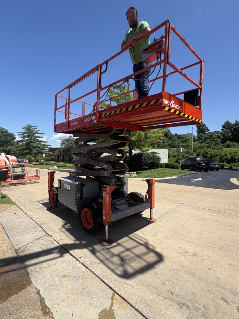 2015 SkyJack SJ6832RT Scissor Lift