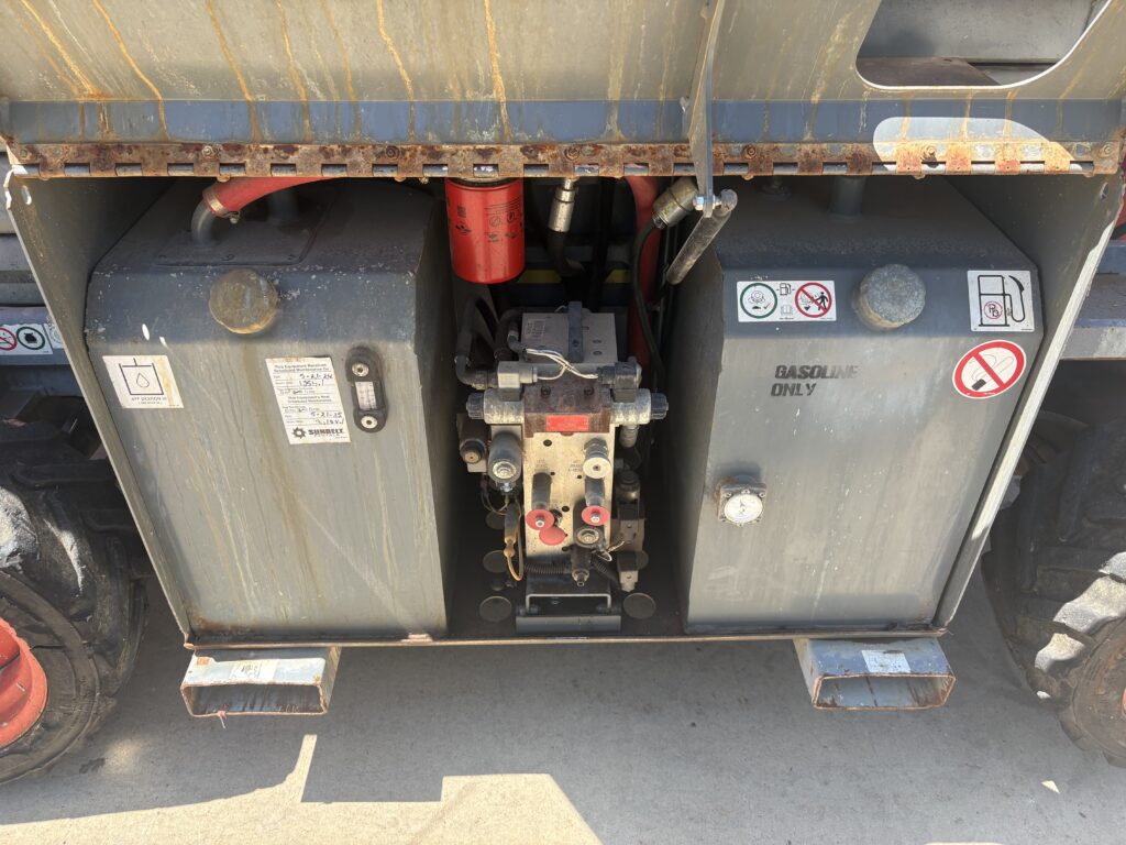 2015 SkyJack SJ6832RT Scissor Lift