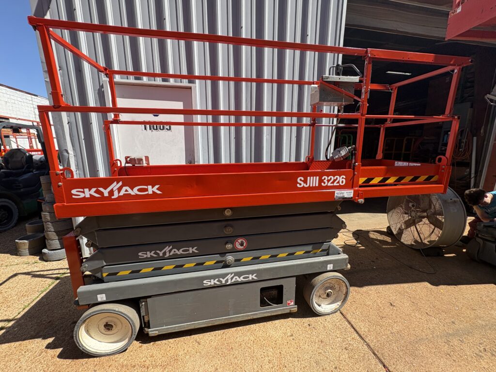 2018 SkyJack SJIII3226 Scissor Lift