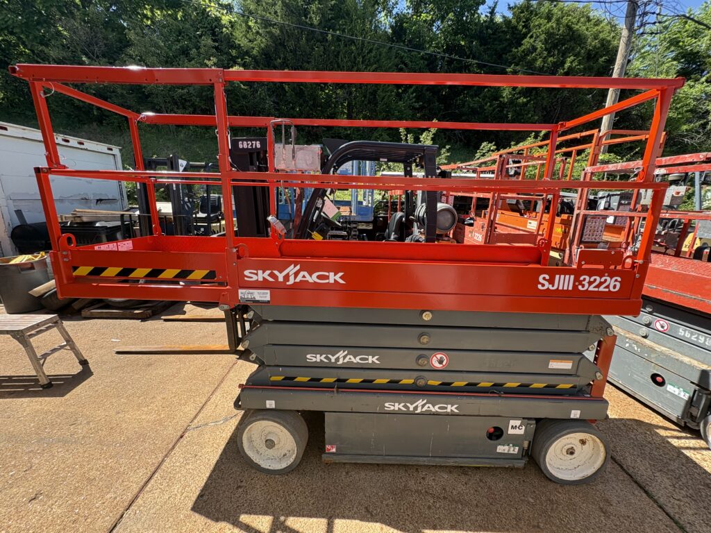 2018 SkyJack SJIII3226 Scissor Lift