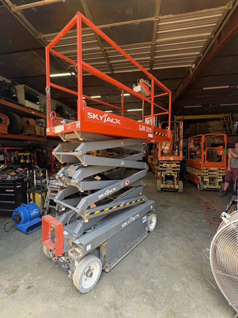 2017 SkyJack SJIII3219 Scissor Lift