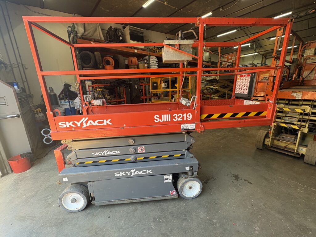 2019 SkyJack SJIII3219 Scissor Lift
