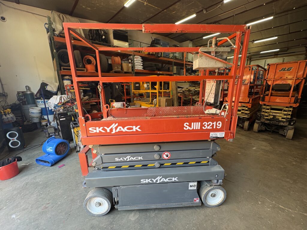 2019 SkyJack SJIII3219 Scissor Lift
