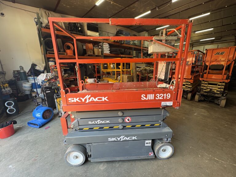 2019 SkyJack SJIII3219 Scissor Lift