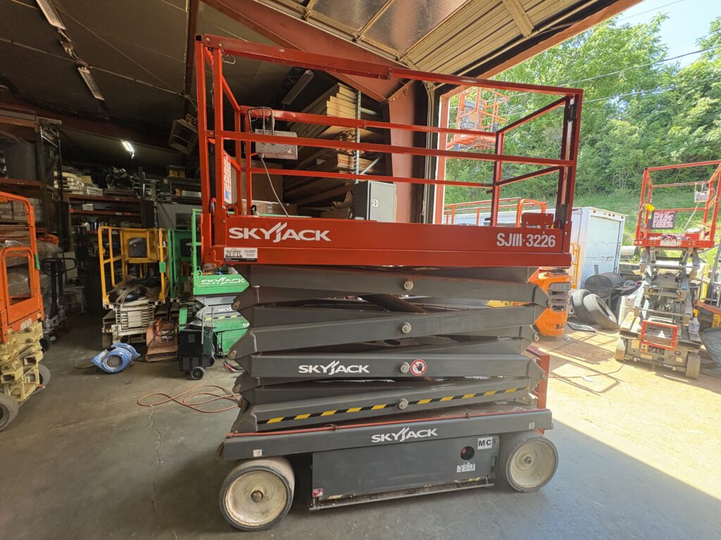 2018 SkyJack SJIII3226 Scissor Lift