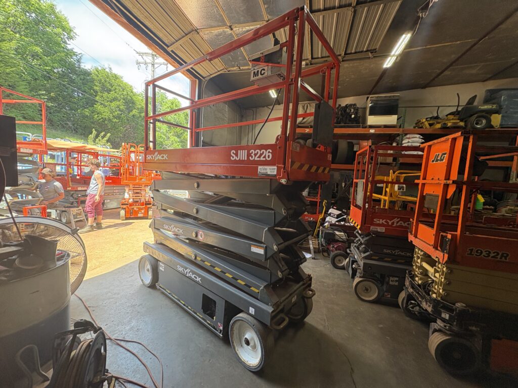 2018 SkyJack SJIII3226 Scissor Lift